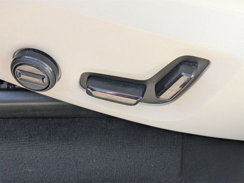 Used 2023 Volvo XC90 B5 Plus image 21