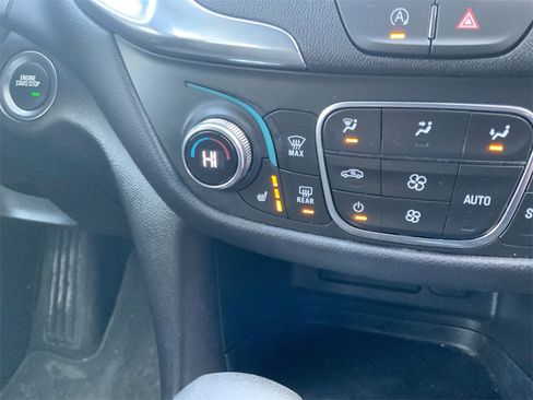 Used 2023 Chevrolet Equinox LT image 28