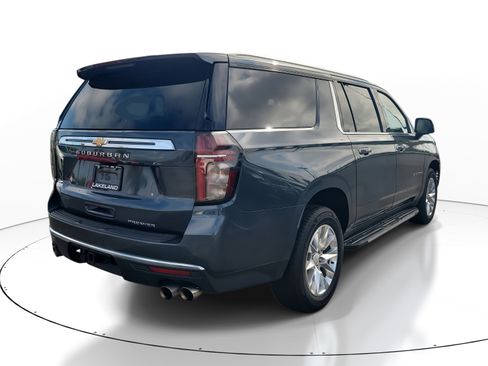 Used 2021 Chevrolet Suburban Premier w/ Premium Package image 4