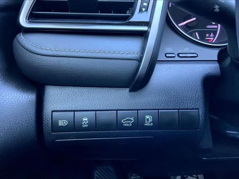 Used 2021 Toyota Camry SE w/ Convenience Package image 33