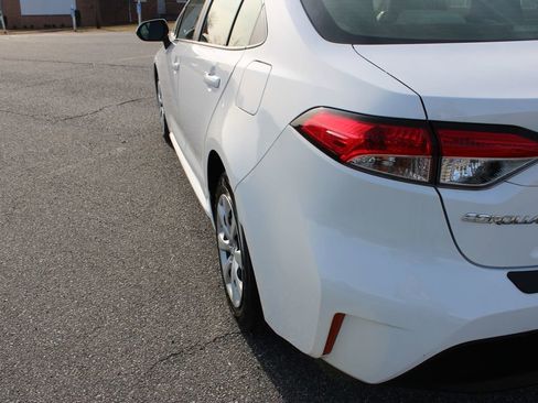 Used 2024 Toyota Corolla LE image 40