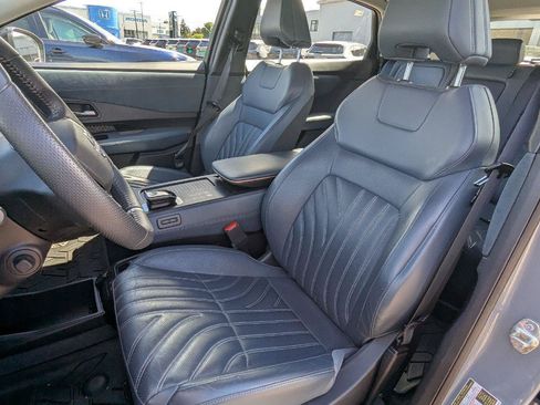 Used 2023 Nissan Ariya AWD/4WD image 18