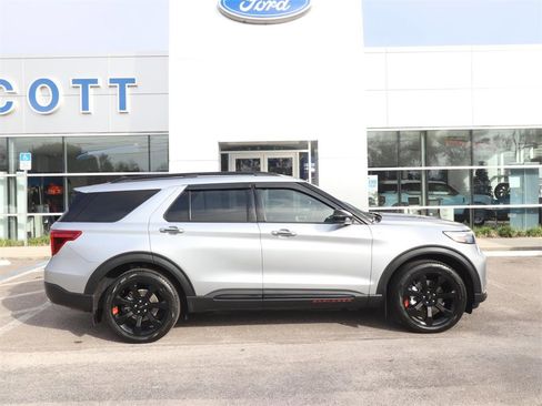 Used 2023 Ford Explorer ST-Line w/ Class IV Trailer Tow Package image 15