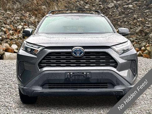 Used 2023 Toyota RAV4 LE AWD/4WD image 3