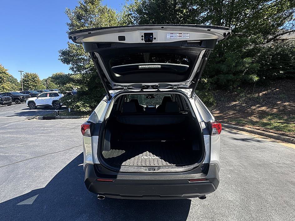 Certified 2021 Toyota RAV4 XLE w/ Convenience Package FWD image 26