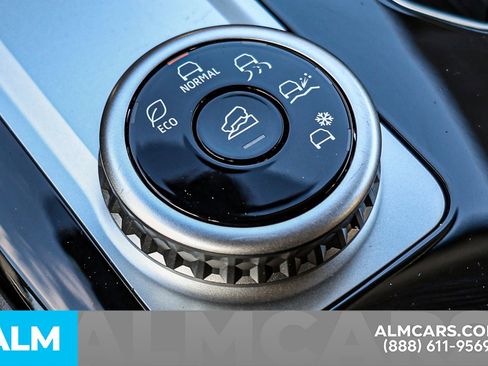 Used 2025 Mitsubishi Outlander SE image 40