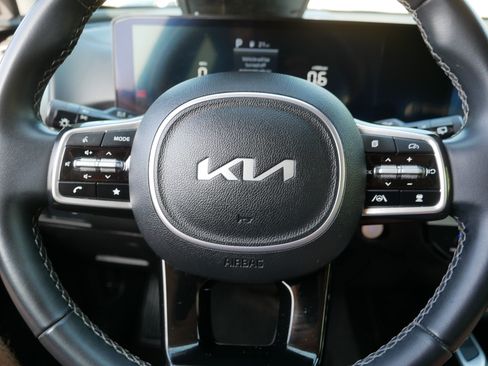 Certified 2024 Kia Sorento S w/ Panoramic Sunroof Package AWD/4WD image 25