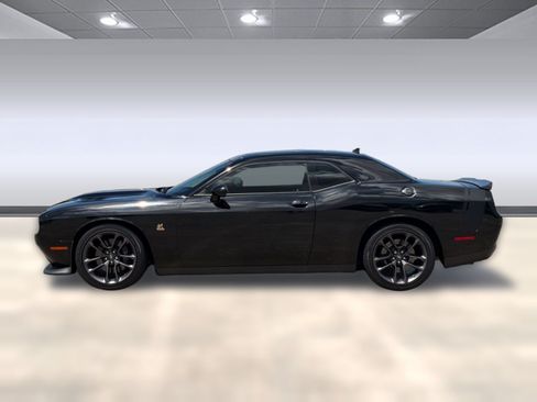 Used 2022 Dodge Challenger R/T Scat Pack RWD image 2