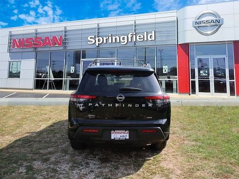 New 2025 Nissan Pathfinder SV image 5