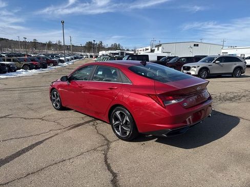 Used 2023 Hyundai Elantra Limited w/ Cargo Package FWD image 5