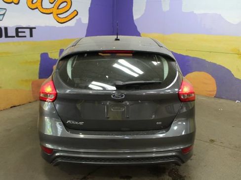 Used 2017 Ford Focus SE w/ SE Sport Package FWD image 6