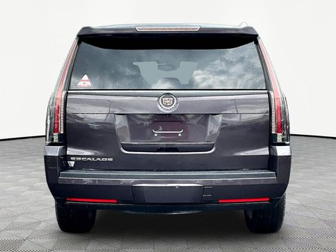 Used 2015 Cadillac Escalade Luxury RWD image 5