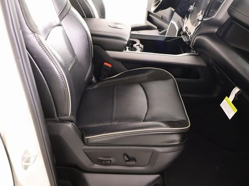 Used 2024 RAM 2500 Laramie w/ Sport Appearance Package image 14