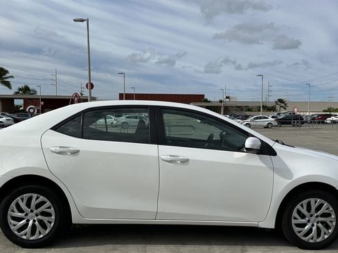 Used 2017 Toyota Corolla LE FWD image 6