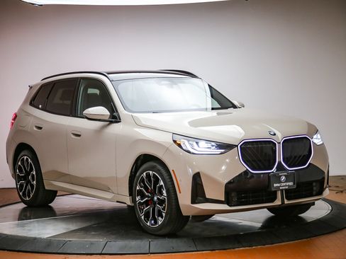 Used 2025 BMW X3 xDrive30i w/ Premium Package AWD/4WD image 6