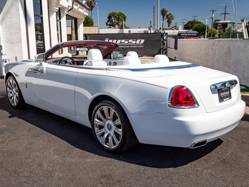 Used 2017 Rolls-Royce Dawn image 19