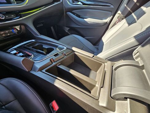 Used 2023 Buick Enclave Essence image 39