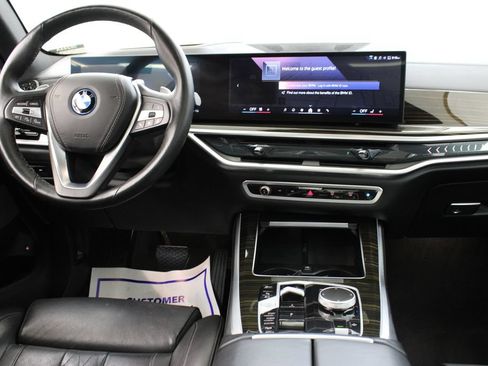 Used 2025 BMW X5 xDrive50e AWD/4WD image 9