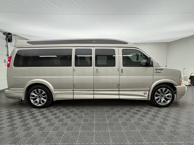 Used 2022 Chevrolet Express 2500 Extended w/ Enhanced Convenience Package RWD image 6