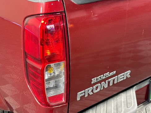 Used 2018 Nissan Frontier S RWD image 33