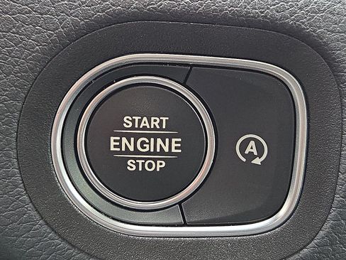 Used 2025 Mercedes-Benz GLE 350 4MATIC image 21