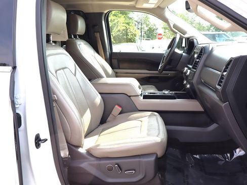 Used 2018 Ford Expedition Max Limited RWD image 19