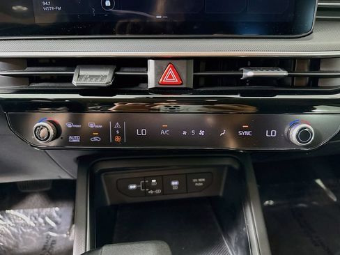 Used 2025 Kia K5 LXS FWD image 15