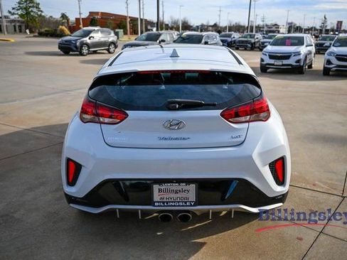 Used 2020 Hyundai Veloster Turbo image 4