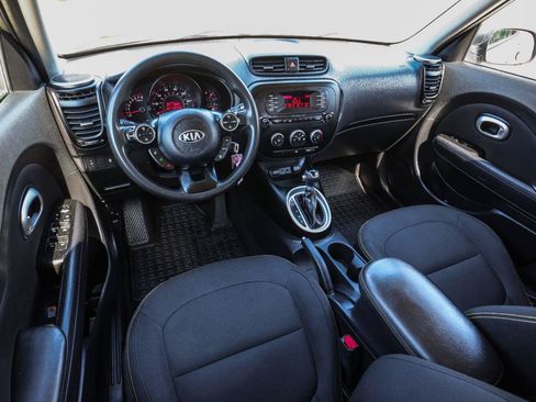 Used 2014 Kia Soul + FWD image 16