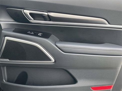 New 2025 Kia Telluride S image 12