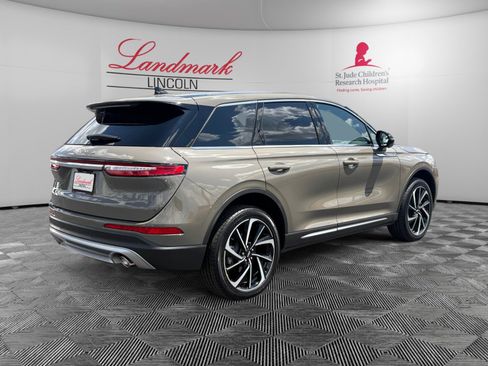 Certified 2025 Lincoln Corsair Reserve AWD/4WD image 5