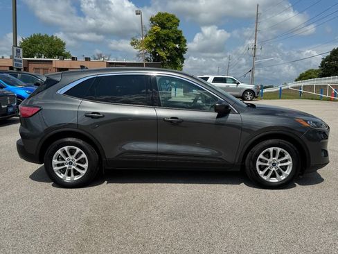 Used 2020 Ford Escape SE FWD image 2