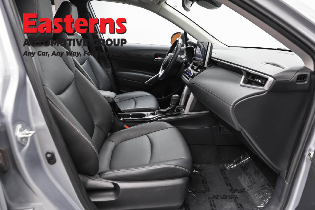 Used 2023 Toyota Corolla Cross XLE AWD/4WD image 27