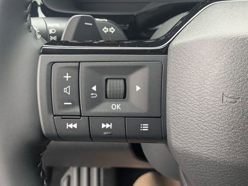 New 2026 Nissan Pathfinder SL w/ SL Premium Package FWD image 17