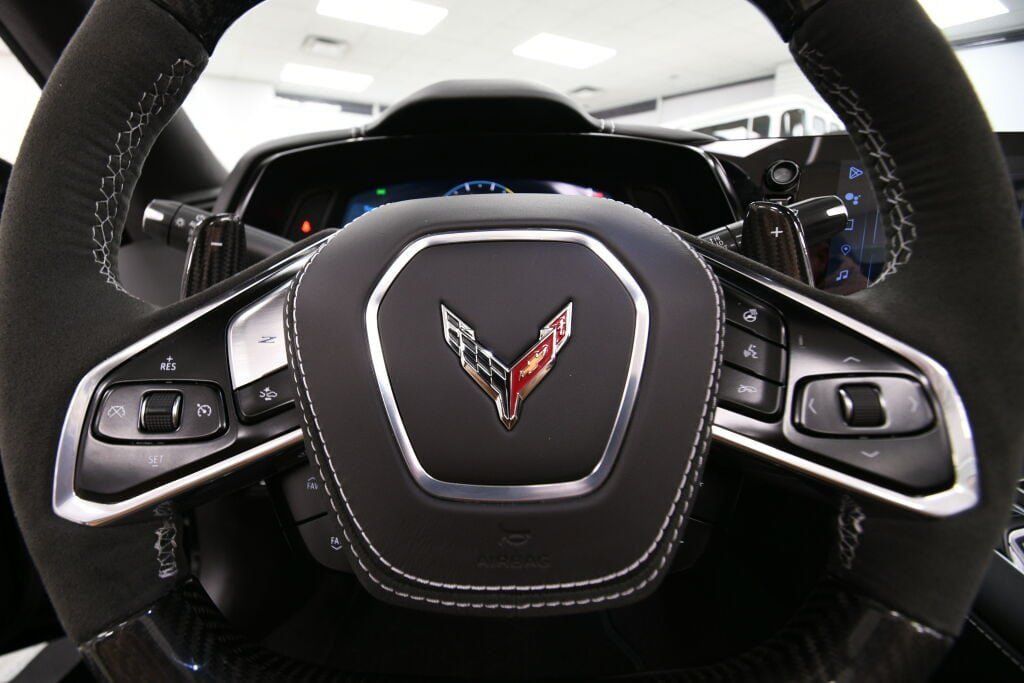 Used 2024 Chevrolet Corvette Z06 RWD image 25