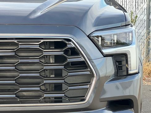 Used 2025 Toyota Sequoia Platinum AWD/4WD image 14