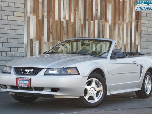Used 2003 Ford Mustang Convertible image 3