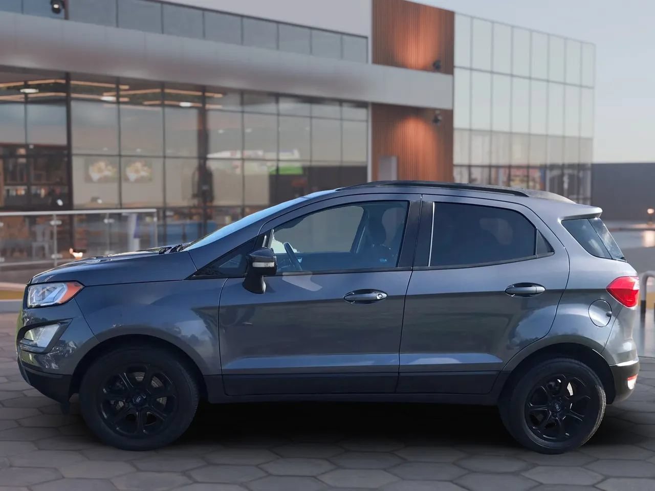 Used 2019 Ford EcoSport SE FWD image 4