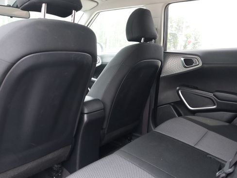 Used 2023 Kia Soul LX w/ Option Group 015 FWD image 8