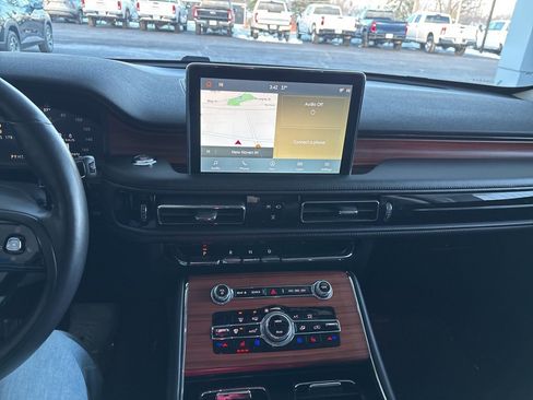 Used 2024 Lincoln Aviator Reserve image 13