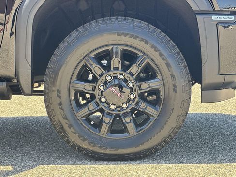 New 2026 GMC Sierra 2500 AT4 w/ AT4 Premium Plus Package AWD/4WD image 30