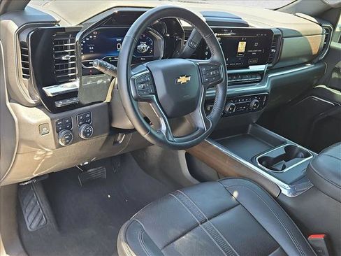 Used 2024 Chevrolet Silverado 2500 High Country w/ High Country Premium Package AWD/4WD image 12
