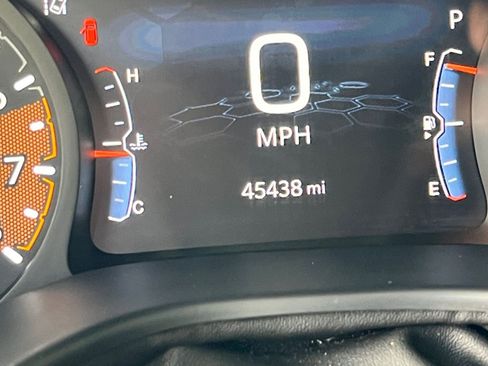 Used 2025 Jeep Compass Limited image 40