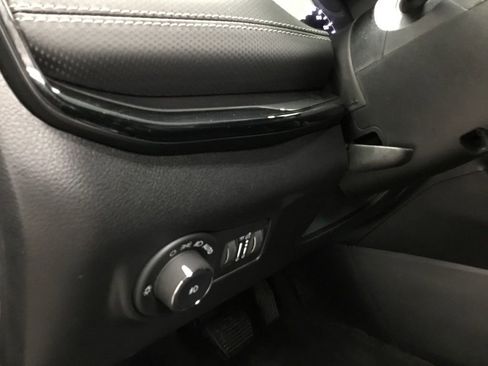 Used 2024 Jeep Compass Latitude w/ Altitude Special Edition AWD/4WD image 8