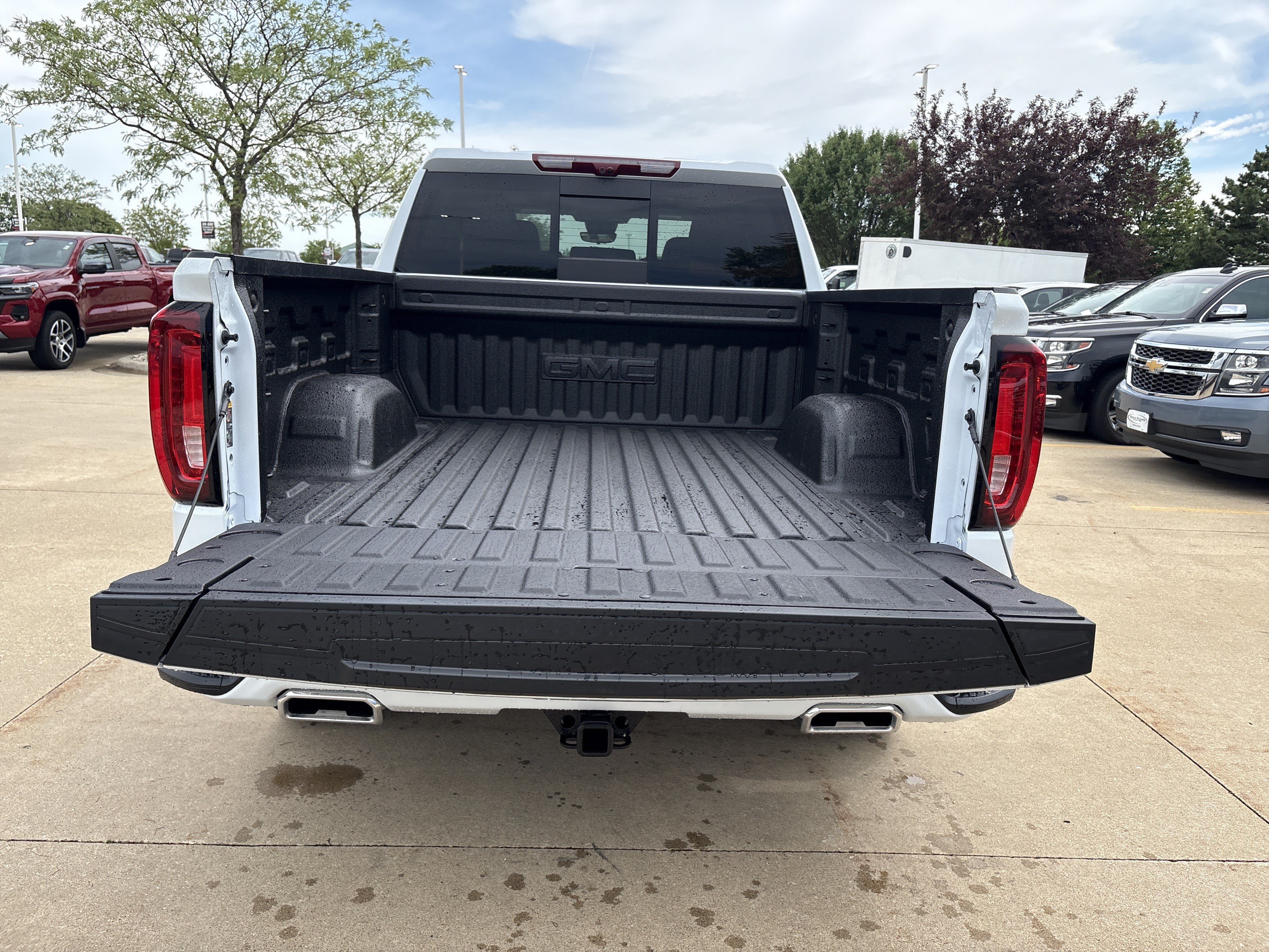 New 2026 GMC Sierra 1500 Denali w/ Denali Reserve Package AWD/4WD image 14
