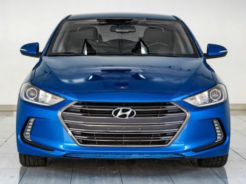 Used 2017 Hyundai Elantra Limited image 3