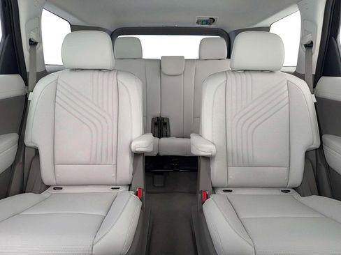 New 2026 Hyundai Palisade SEL Premium FWD image 11