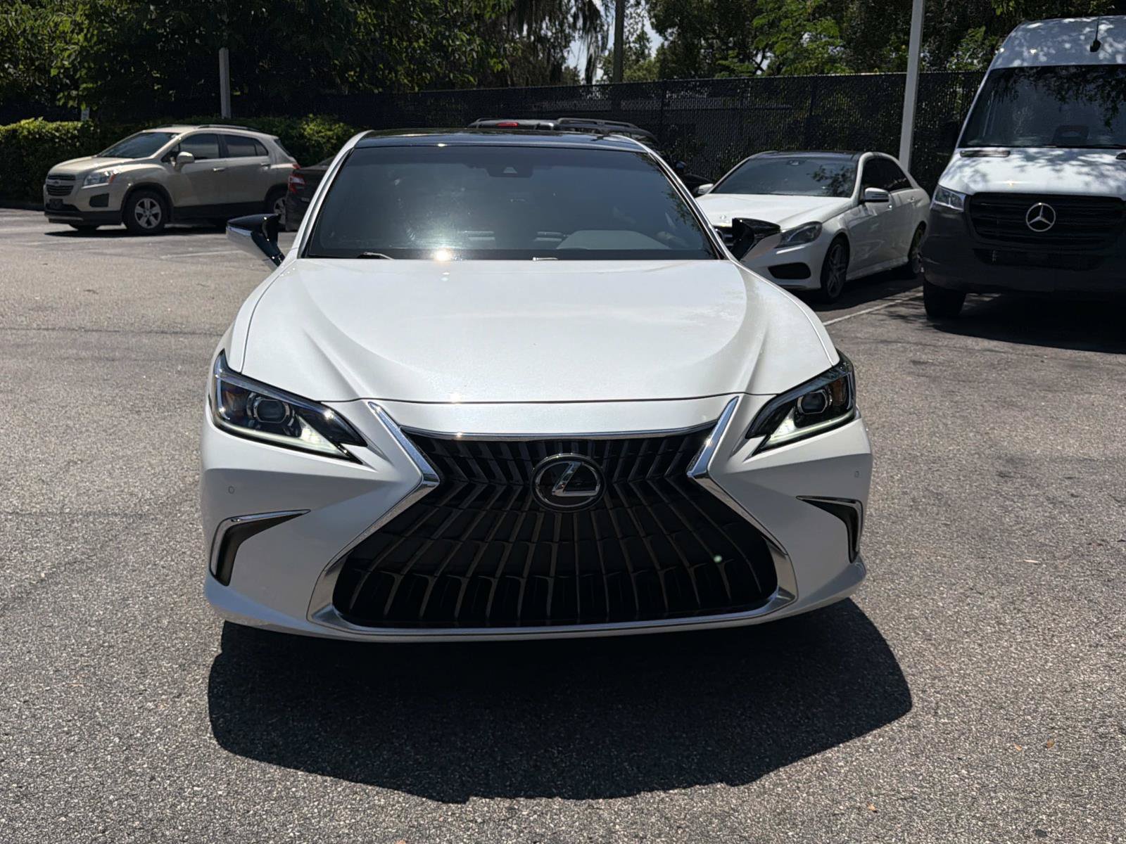 Used 2025 Lexus ES 350 w/ Premium Package FWD image 8