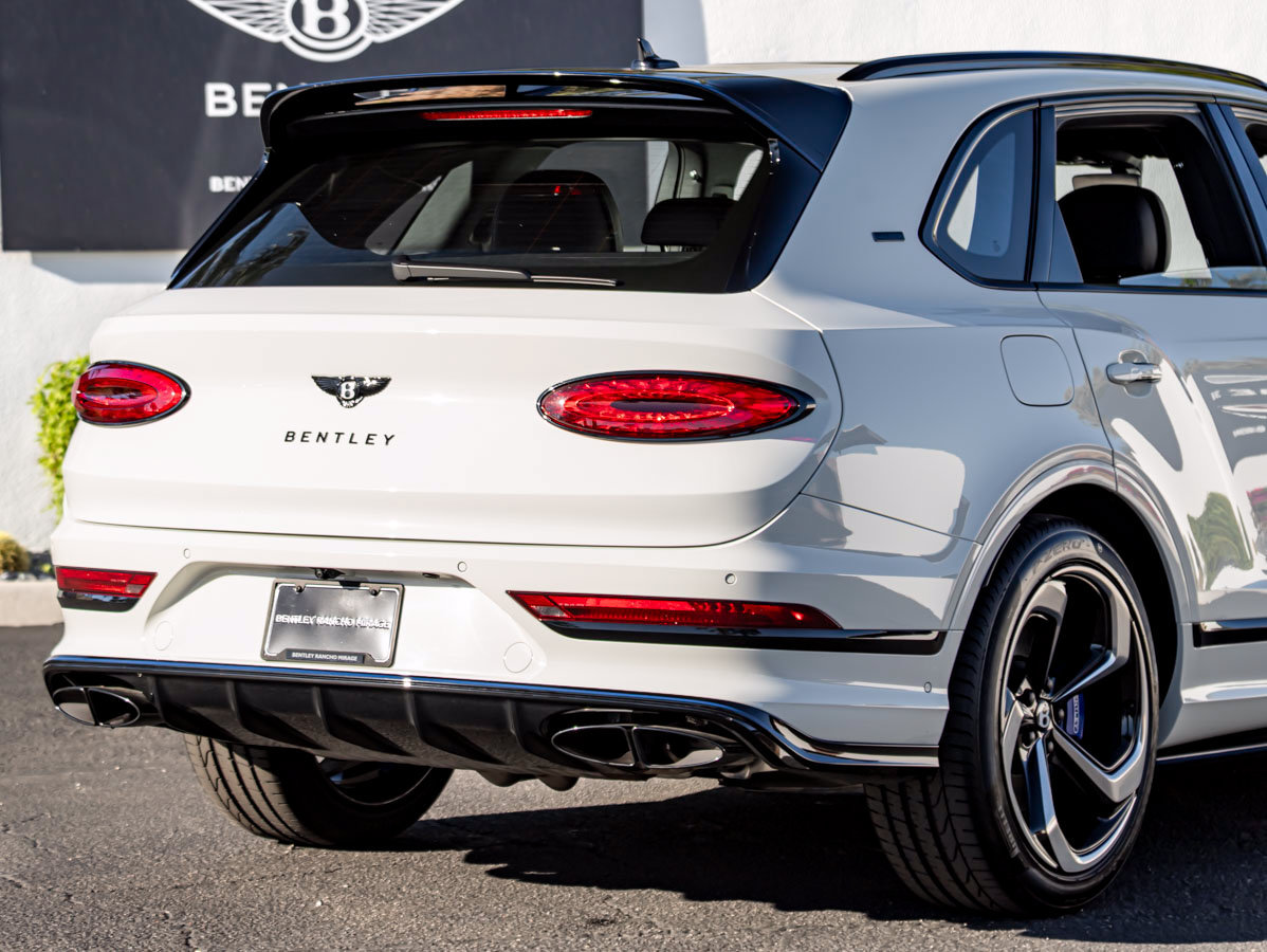 Certified 2025 Bentley Bentayga AWD/4WD image 12
