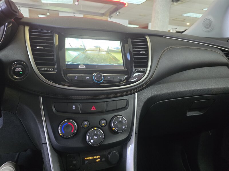 Used 2019 Chevrolet Trax LT w/ LT Convenience Package FWD image 23